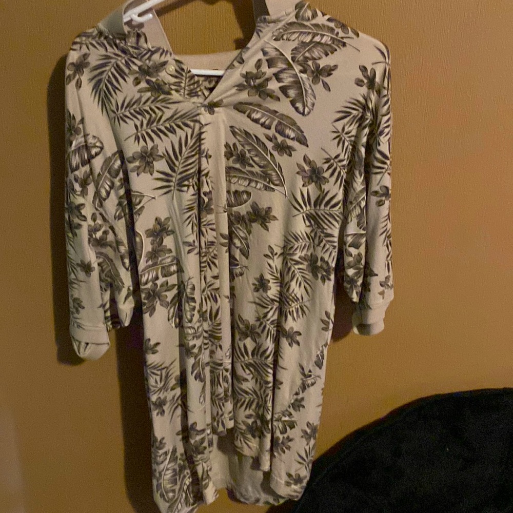 VAN HEUSEN Hawaiian Buttoned Shirt